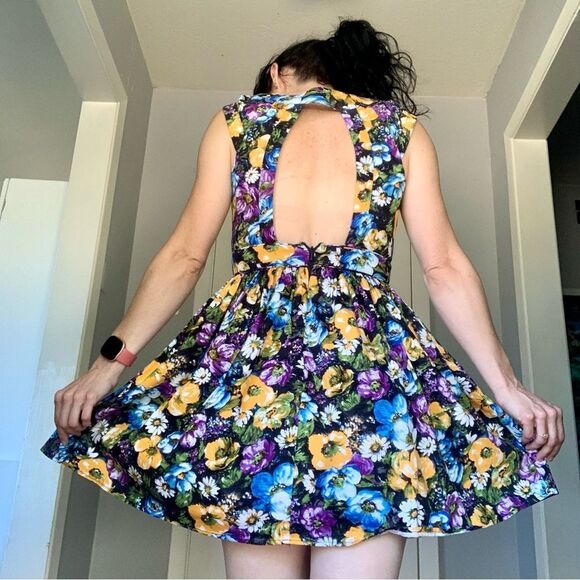 Sz small ModCloth Dress with purple yellow and white flowers - Picture 3 of 5